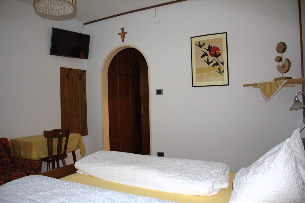 Double Room,404349390:JPEG